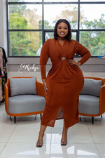 Elegant plus babe midi dress