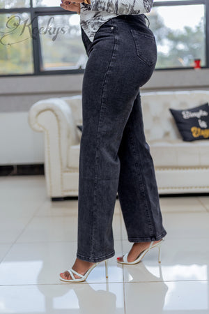 Perfect fit wide leg jeans in gray black